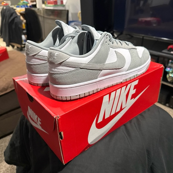 Size 13 MENS NIKE DUNK LOW RETRO SE - Picture 2 of 12